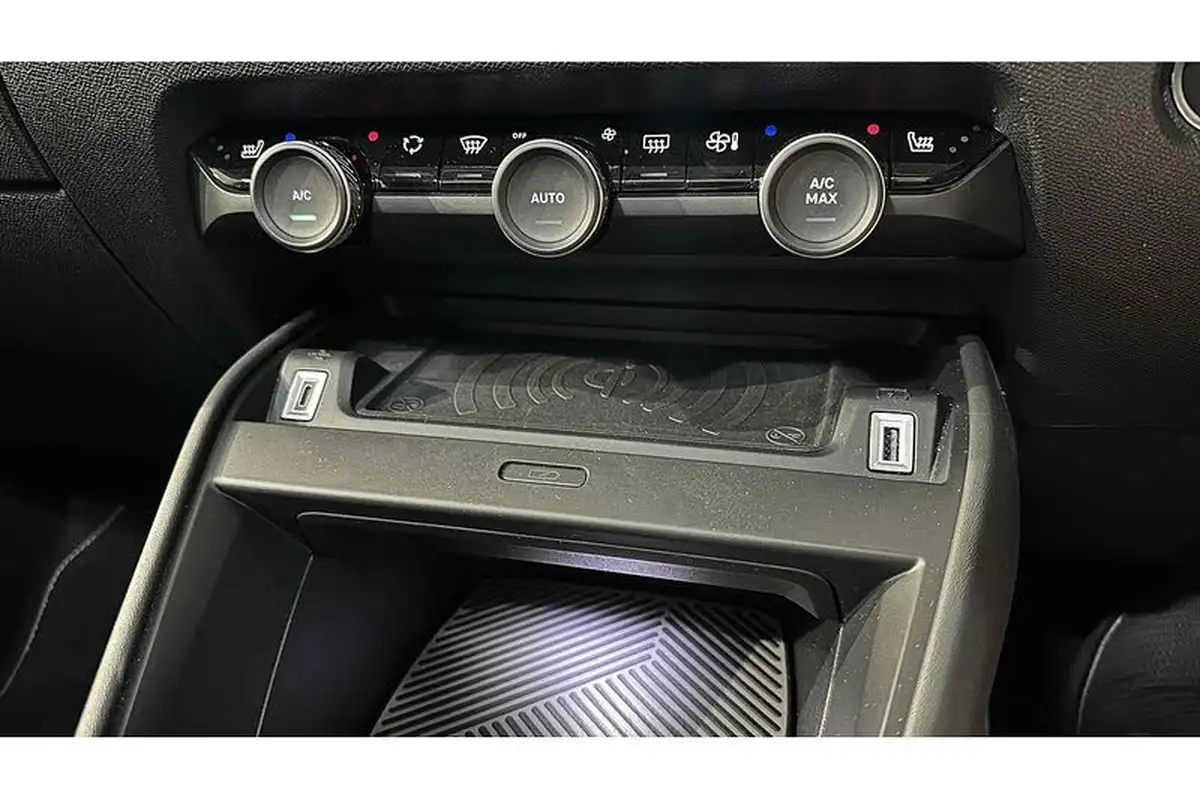 2021-citroen-c4-12-puretech-shine-plus-130ps-big-49