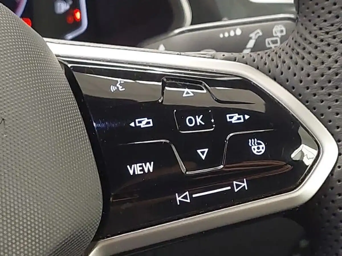 2021-volkswagen-tiguan-big-18