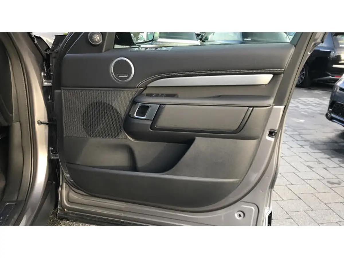 2024-land-rover-discovery-30-d350-dynamic-hse-big-17