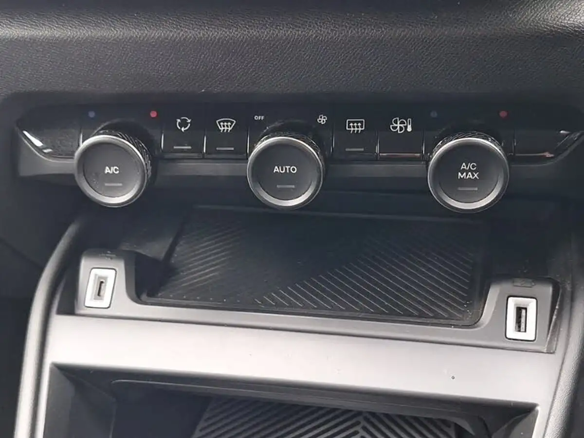 2022-citroen-c4-12-puretech-shine-130ps-big-15