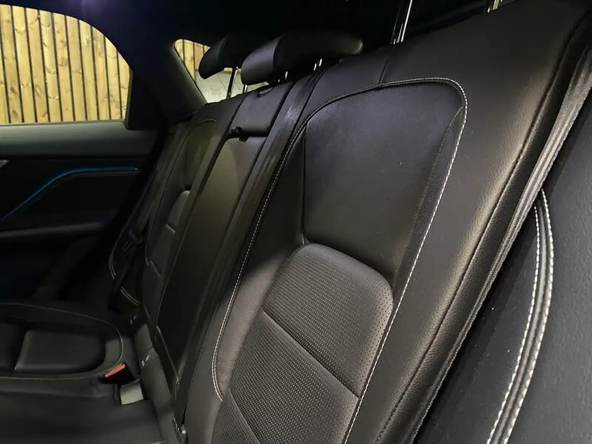 2018-jaguar-f-pace-20-i4d-r-sport-180ps-awd-auto-big-79