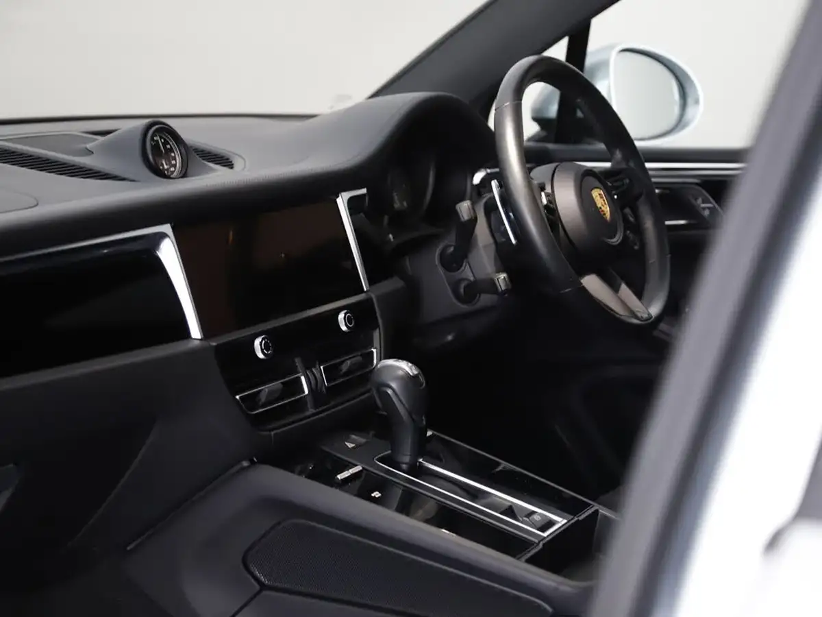 2022-porsche-macan-29-v6-s-big-35