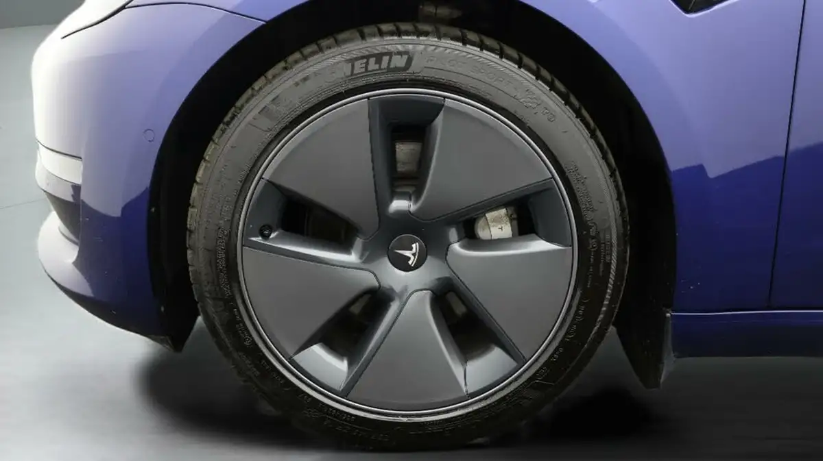 2021-tesla-model-3-e-long-range-awd-big-17
