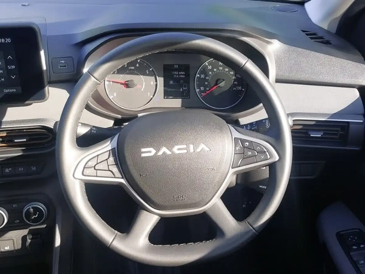 2024-dacia-sandero-stepway-10-tce-extreme-90bhp-big-6
