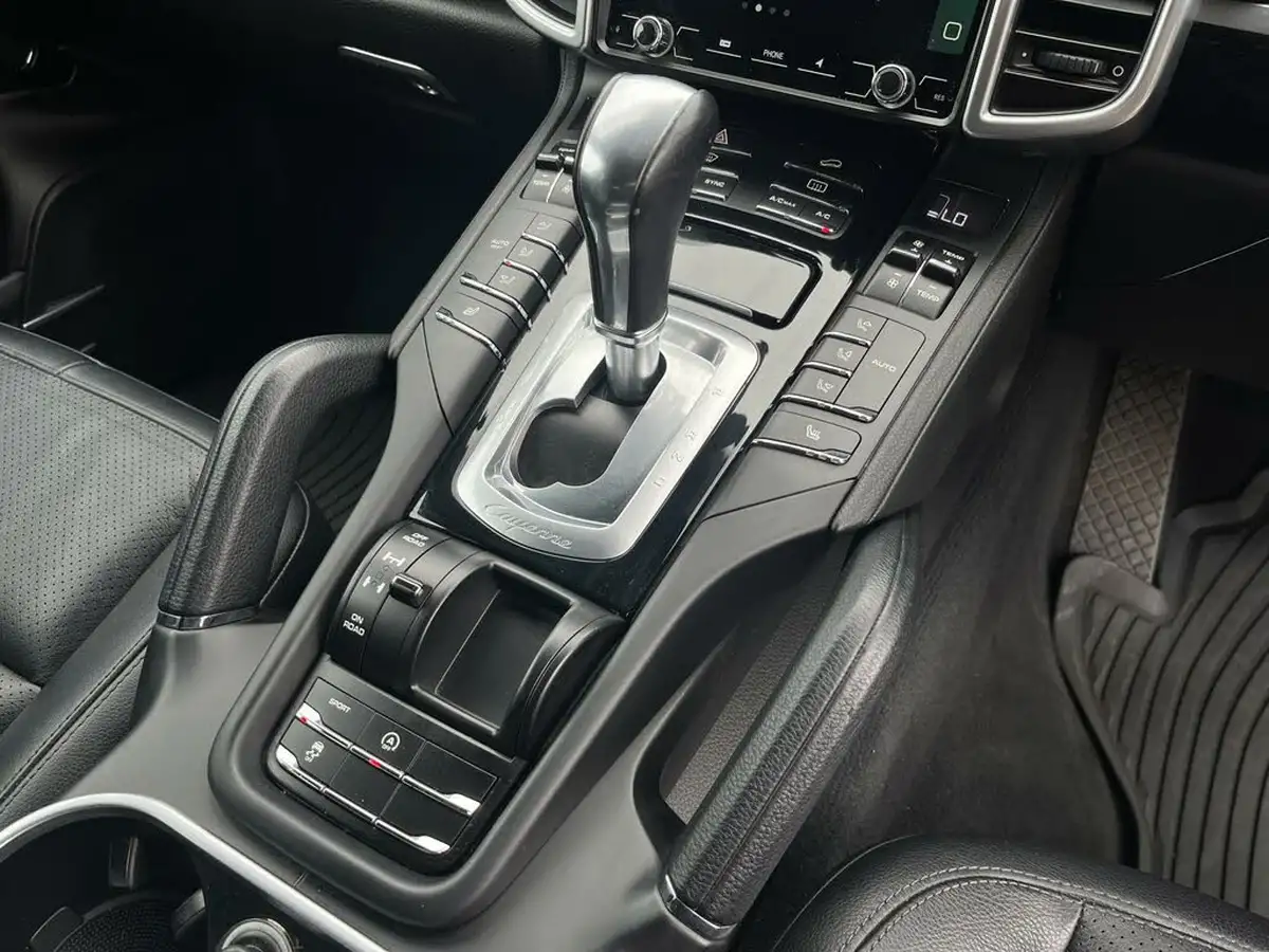 2016-porsche-cayenne-30td-big-19