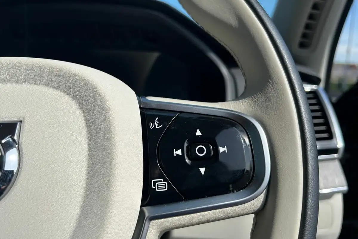 2024-volvo-xc90-20-b5-plus-big-11