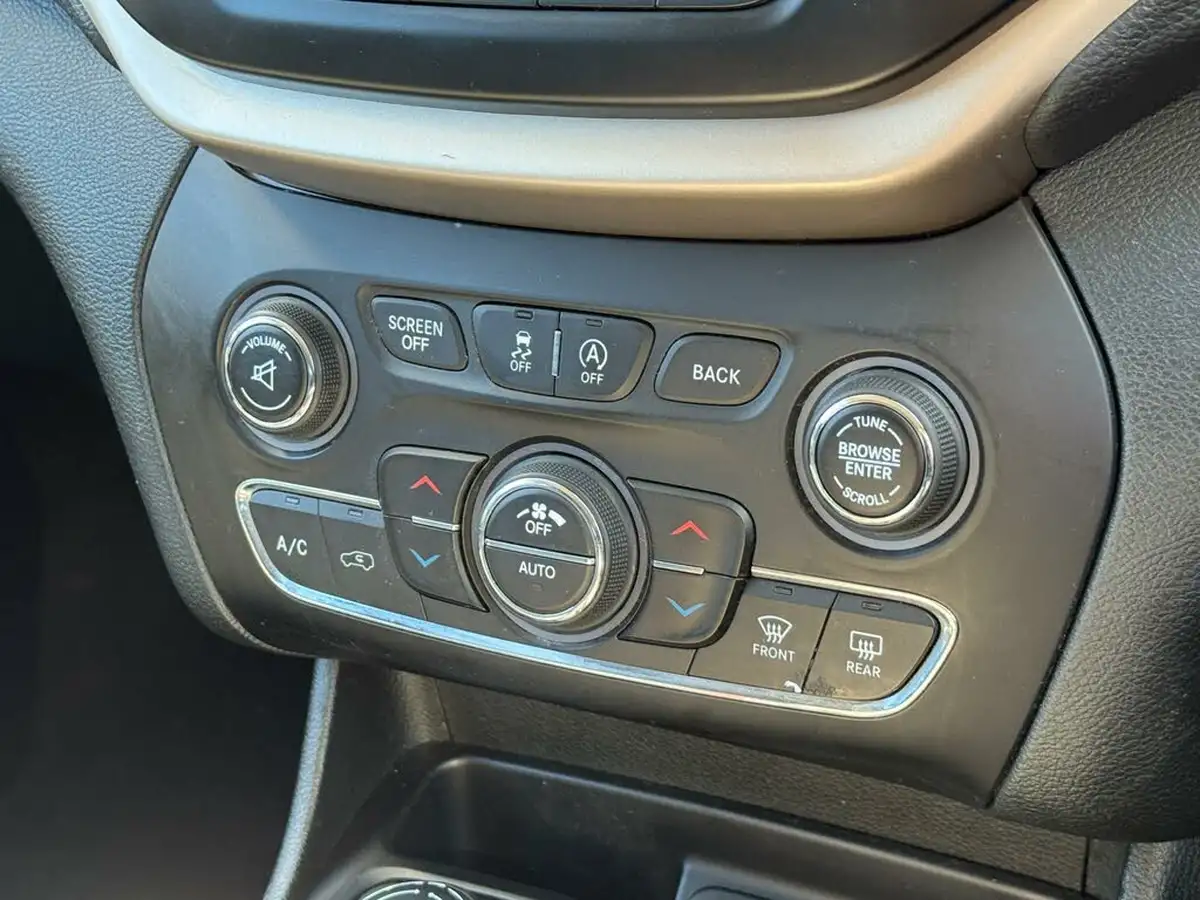 2014-jeep-cherokee-20crd-limited-168bhp-4wd-ss-auto-big-35
