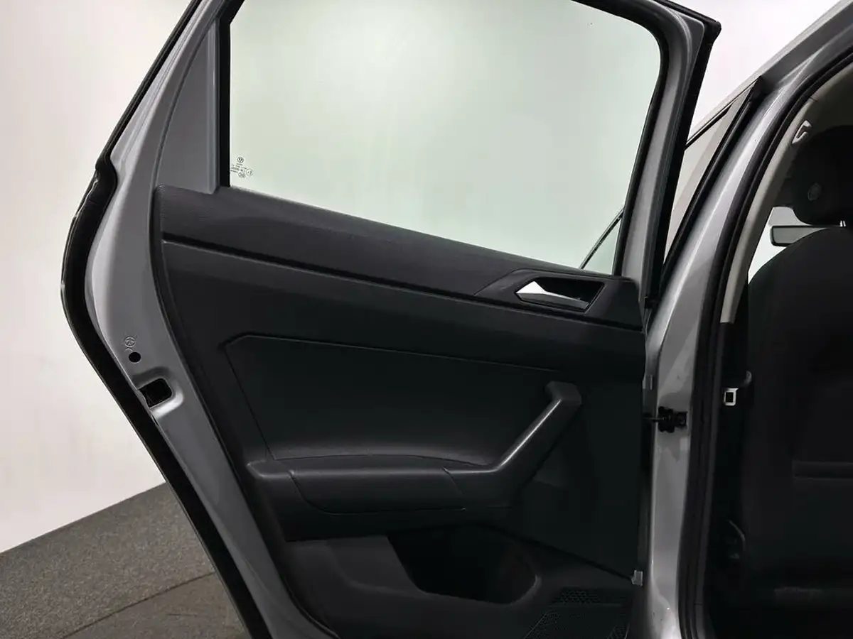 2018-volkswagen-polo-10-tsi-se-big-35