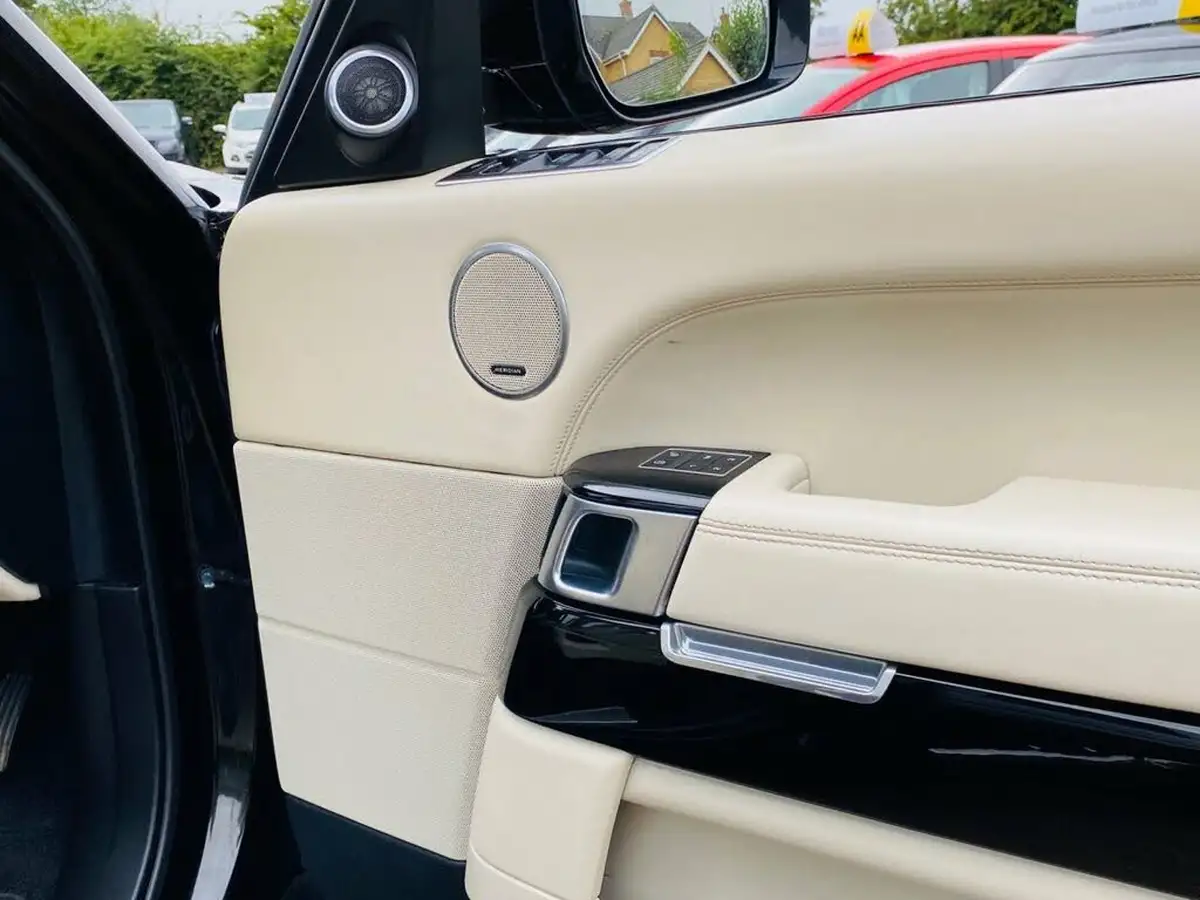 2014-land-rover-range-rover-30tdv6-vogue-se-big-31