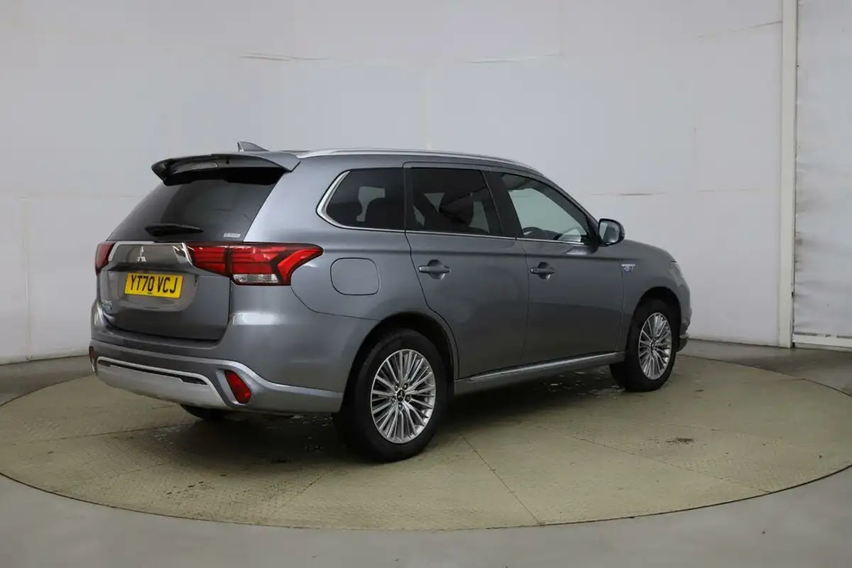2020-mitsubishi-outlander-24-dynamic-phev-big-7