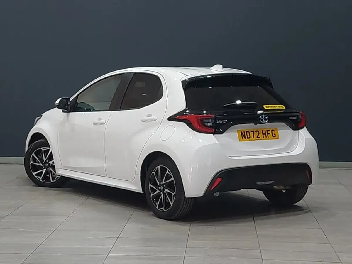 2023-toyota-yaris-15-vvt-i-design-big-1