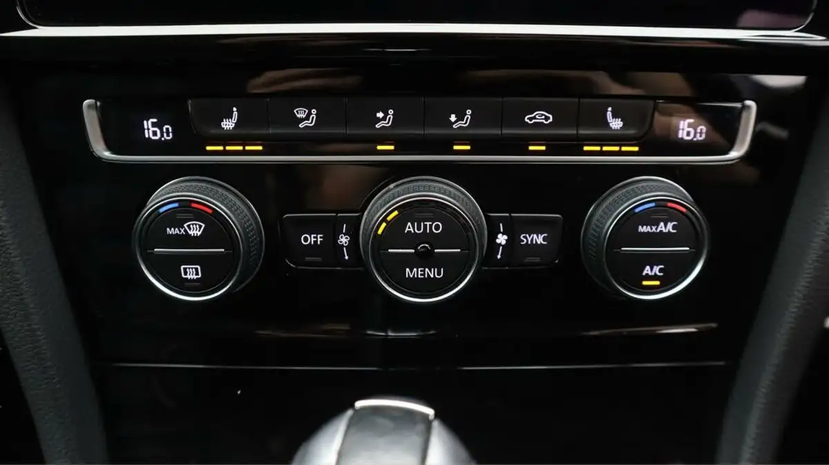 2020-volkswagen-golf-14-tsi-gte-advance-big-12