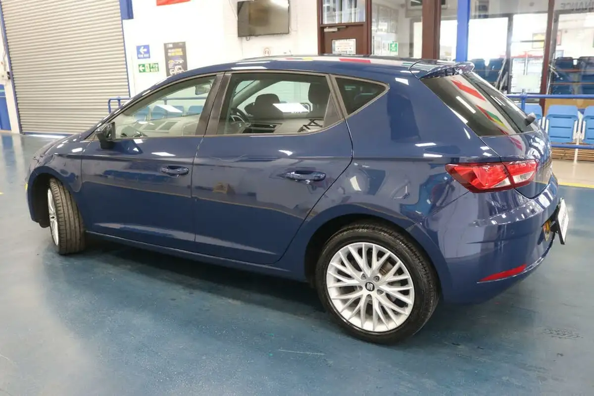 2018-seat-leon-16tdi-se-dynamic-technology-hatchback-big-3