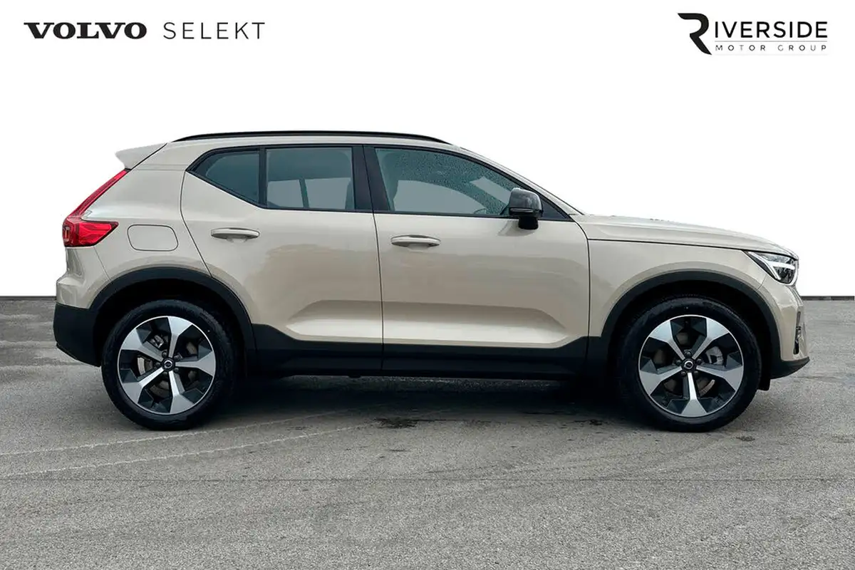 2024-volvo-xc40-20-b3-plus-big-3
