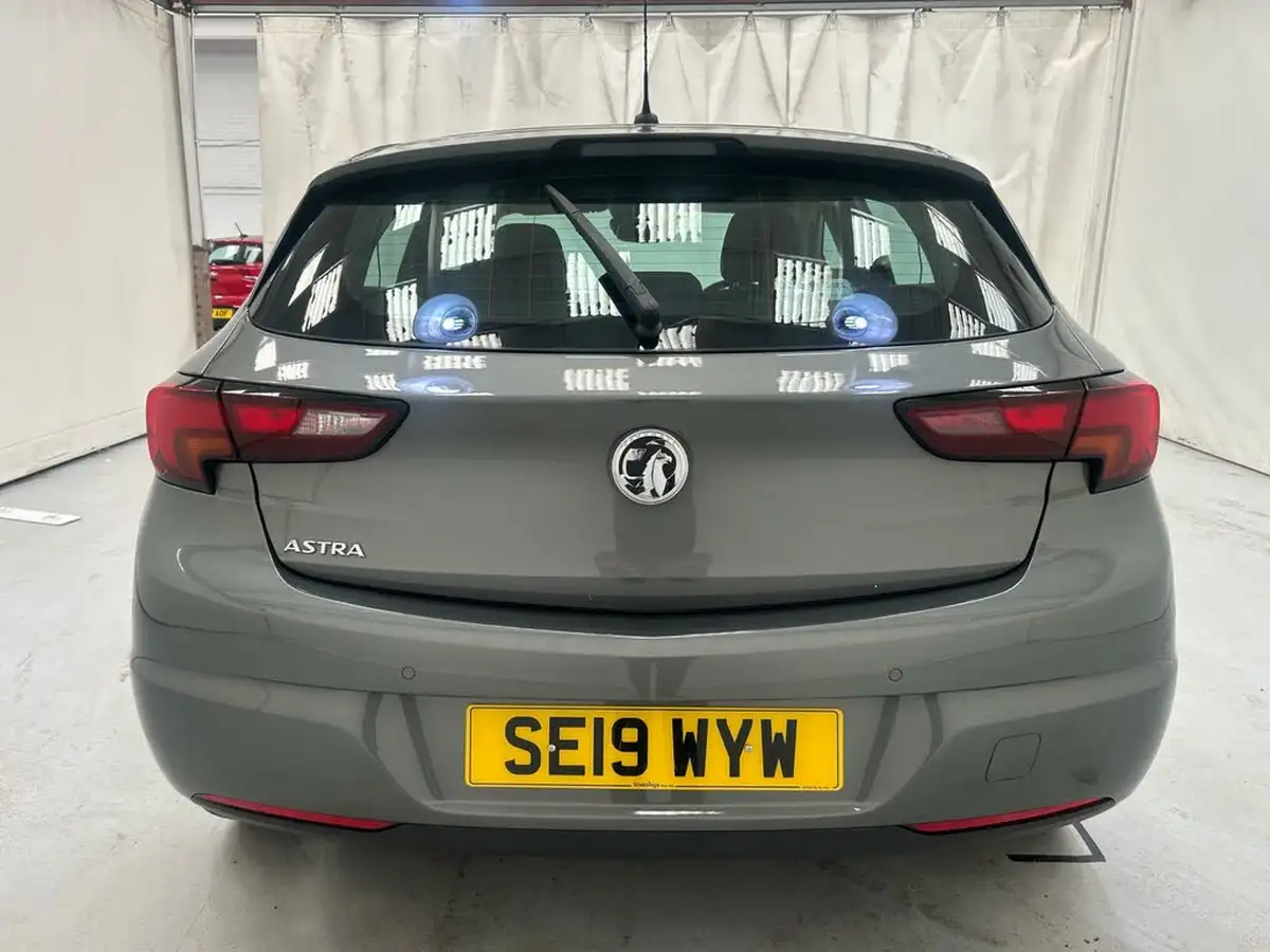 2019-vauxhall-astra-14i-16v-turbo-sri-ss-hatchback-auto-big-9
