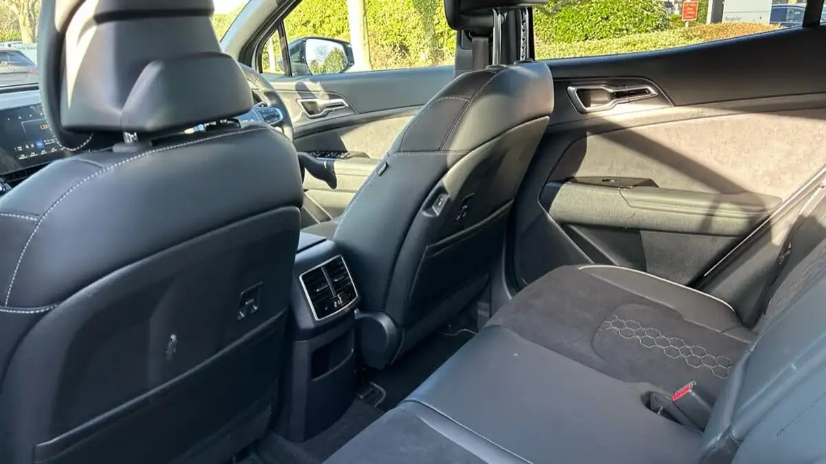 2024-kia-sportage-16-t-gdi-gt-line-241bhp-awd-phev-auto-big-8