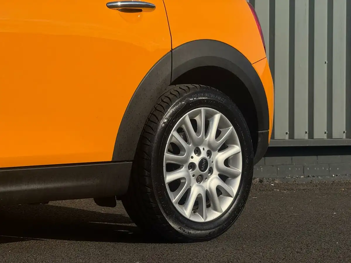 2015-mini-cooper-15-cooper-5d-big-11