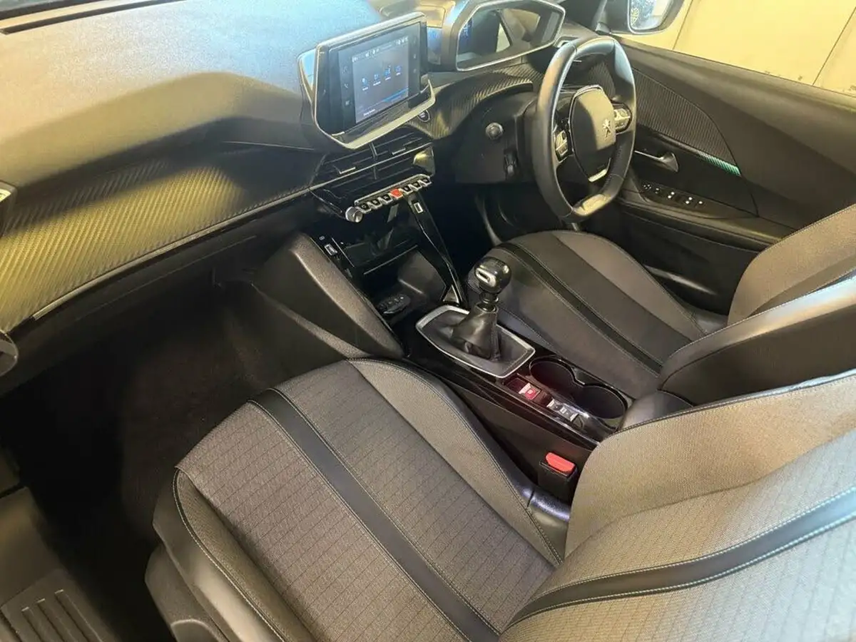 2022-peugeot-2008-suv-12-puretech-allure-premium-100bhp-big-59