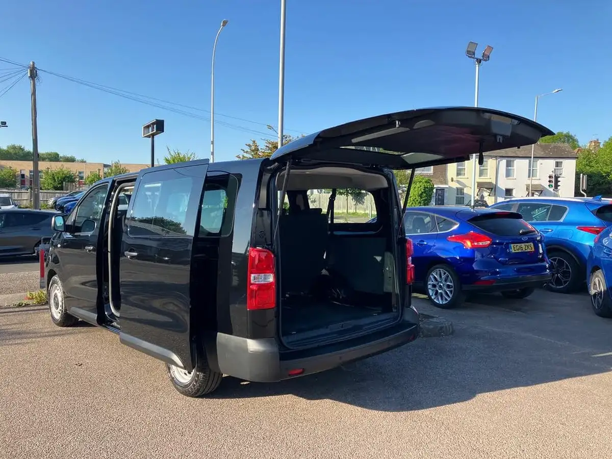 2023-vauxhall-vivaro-life-e-combi-l-big-37