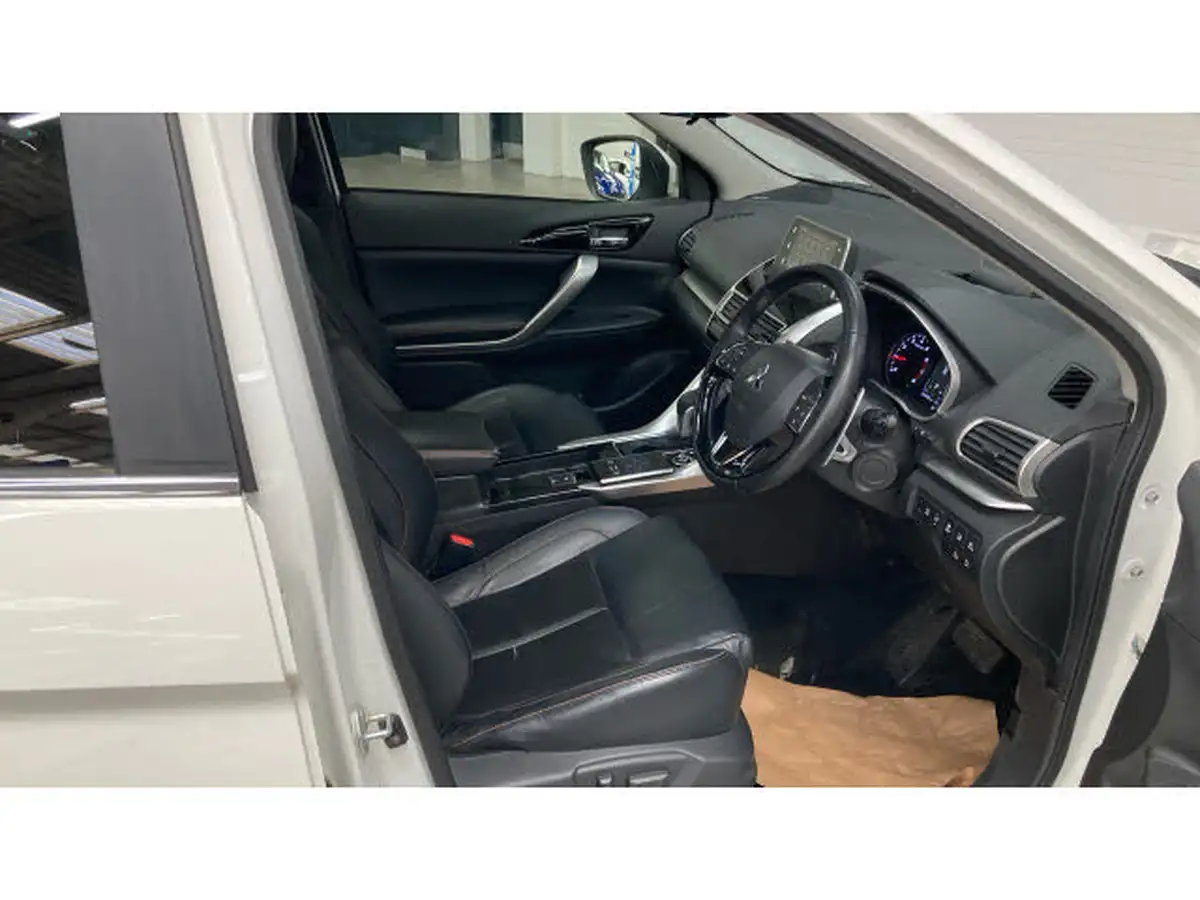 2018-mitsubishi-eclipse-cross-15-4-auto-big-37