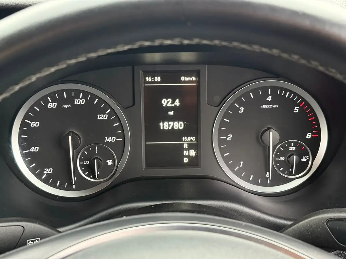 2021-mercedes-benz-vito-20cdi-114-progressive-l2-134bhpeu6dt-panel-1749cc-9g-tronic-big-18