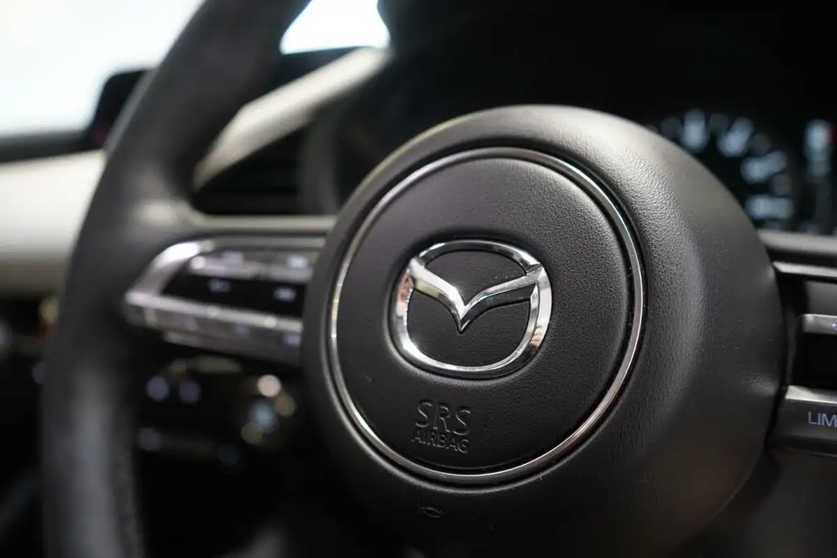 2019-mazda-mazda3-20-gt-sport-tech-180ps-saloon-4d-auto-big-41