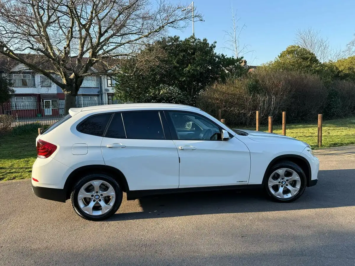 2013-bmw-x1-big-12