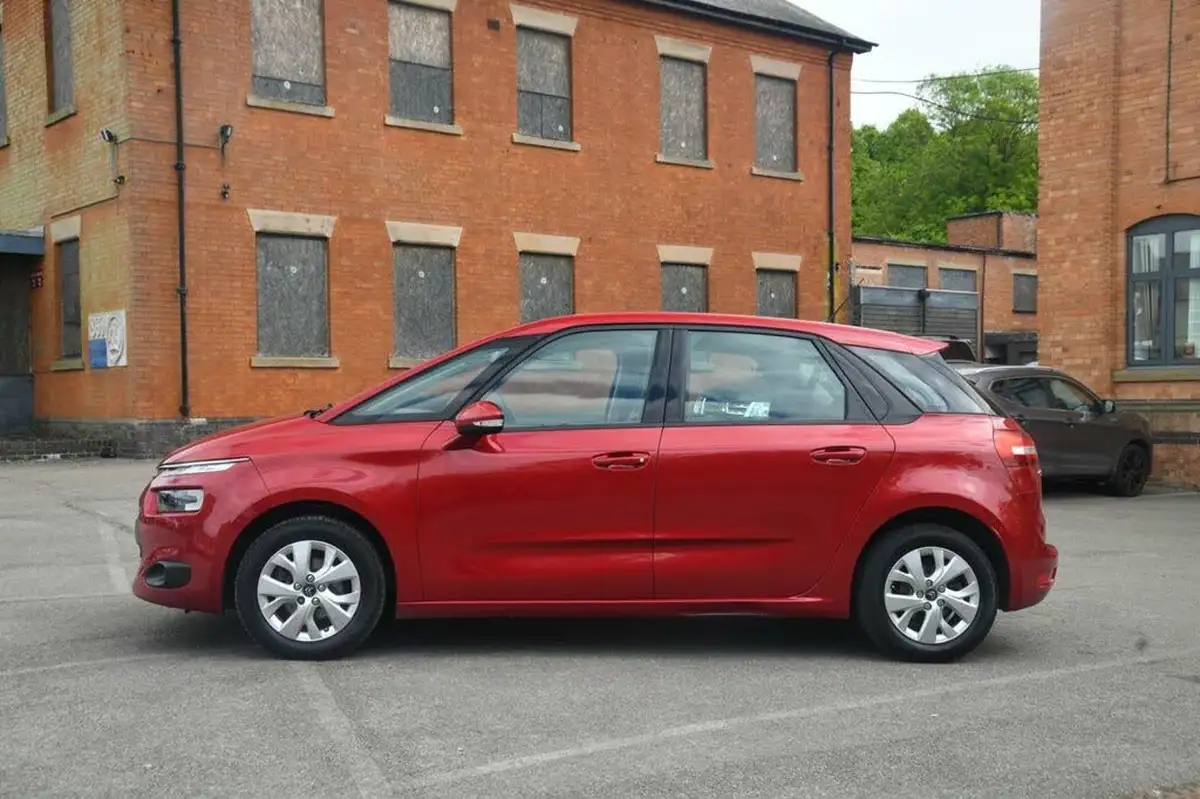 2014-citroen-c4-picasso-16e-hdi-vtr-115ps-etg6-big-4