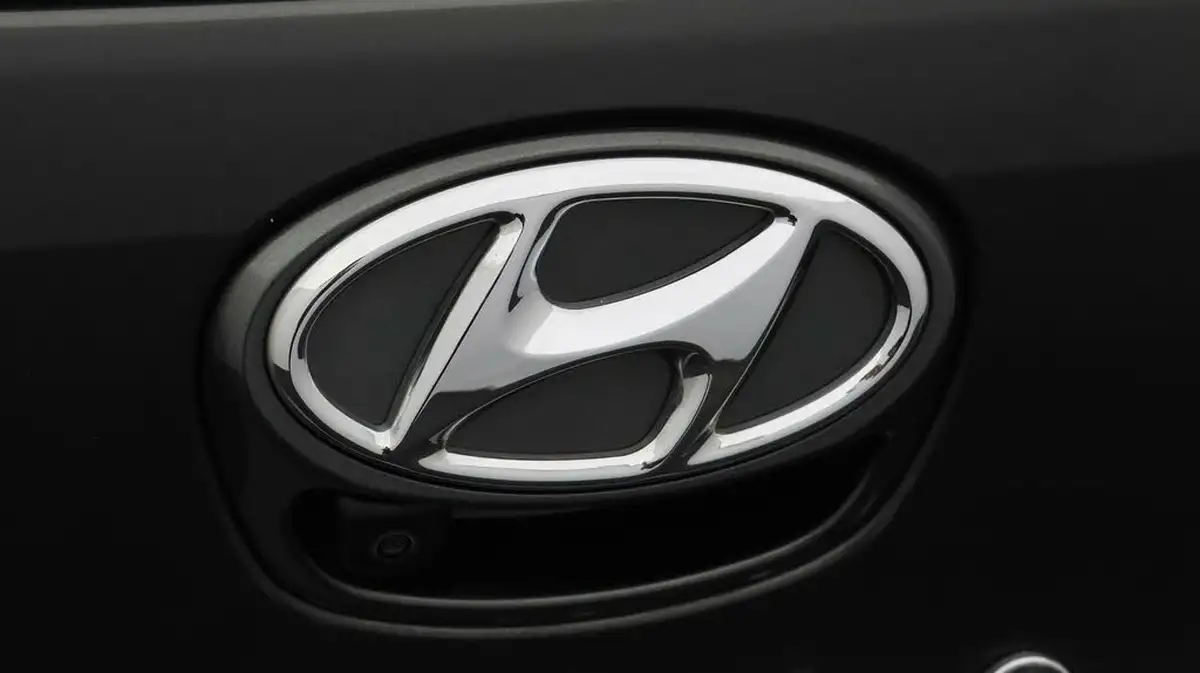 2022-hyundai-ioniq-e-premium-electric-big-19