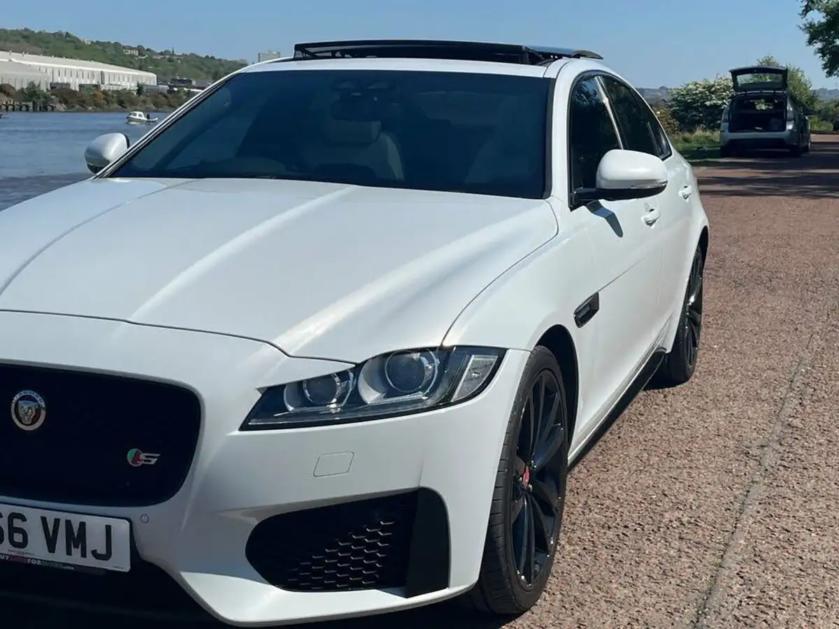2016-jaguar-xf-30td-s-big-33