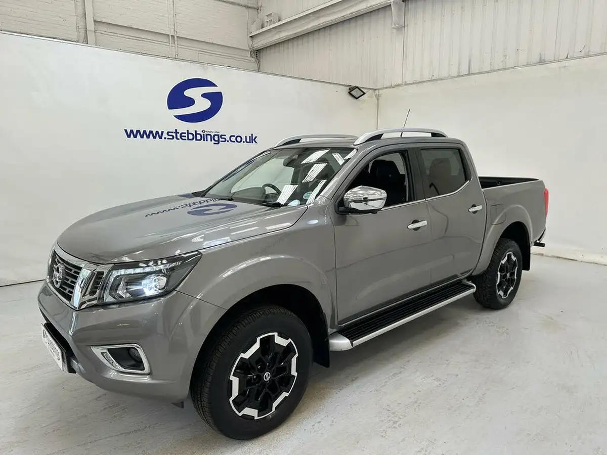 2019-nissan-navara-23dci-tt-tekna-8-navileather-auto-big-2