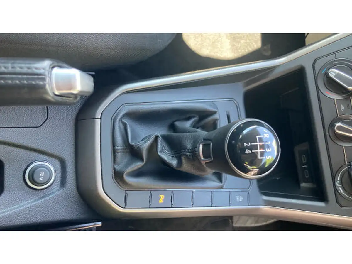 2021-volkswagen-polo-10-tsi-match-big-13