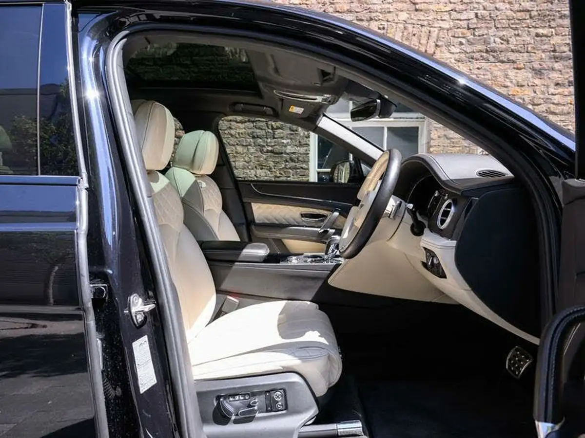 2016-bentley-bentayga-60-w12-big-24