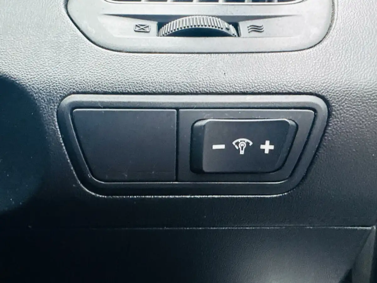 2011-hyundai-ix35-17td-style-big-13