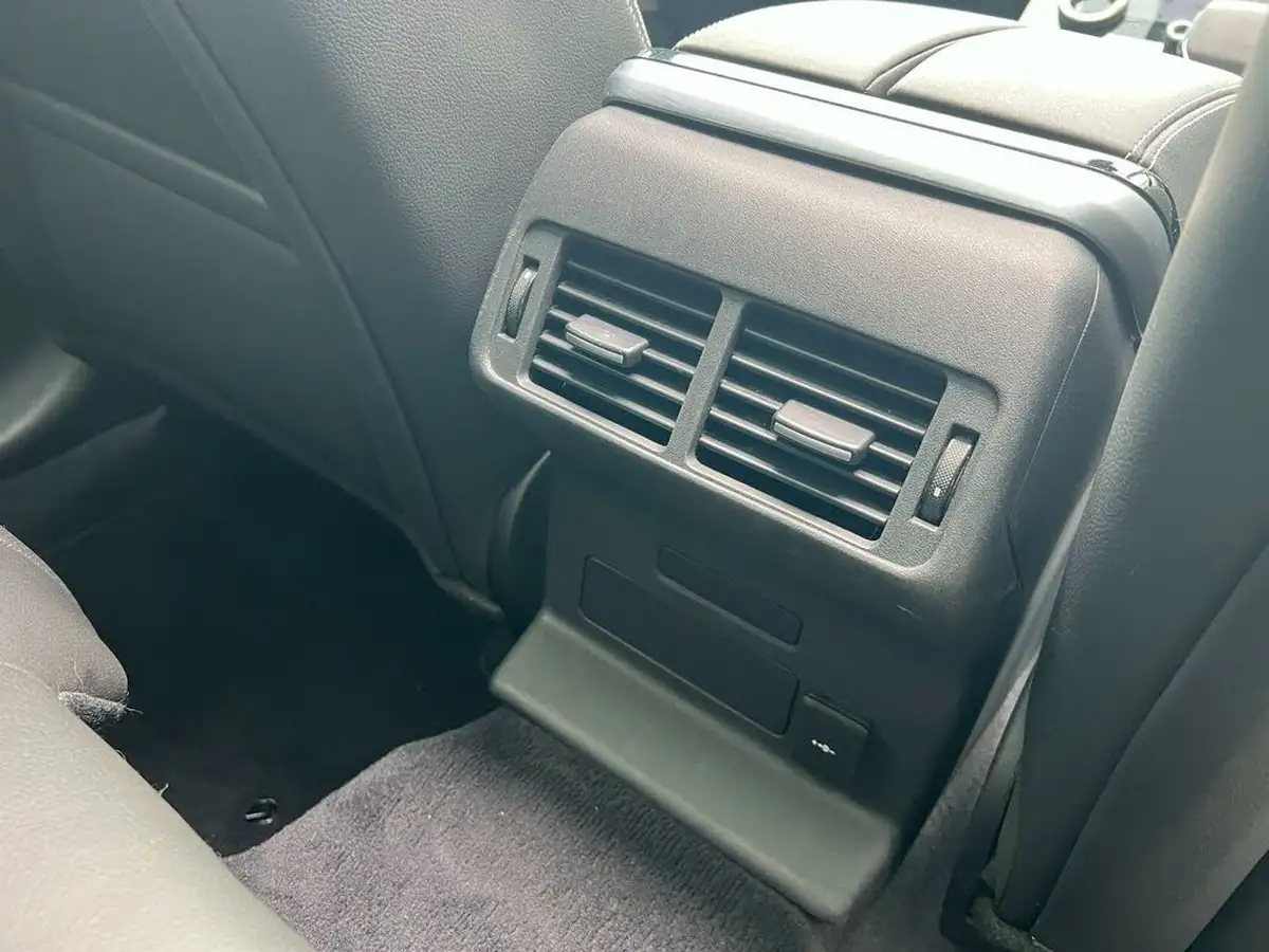 2022-land-rover-range-rover-velar-20-d200-velar-big-42