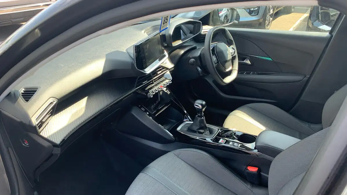 2023-peugeot-208-12-puretech-allure-premium-100ps-big-11