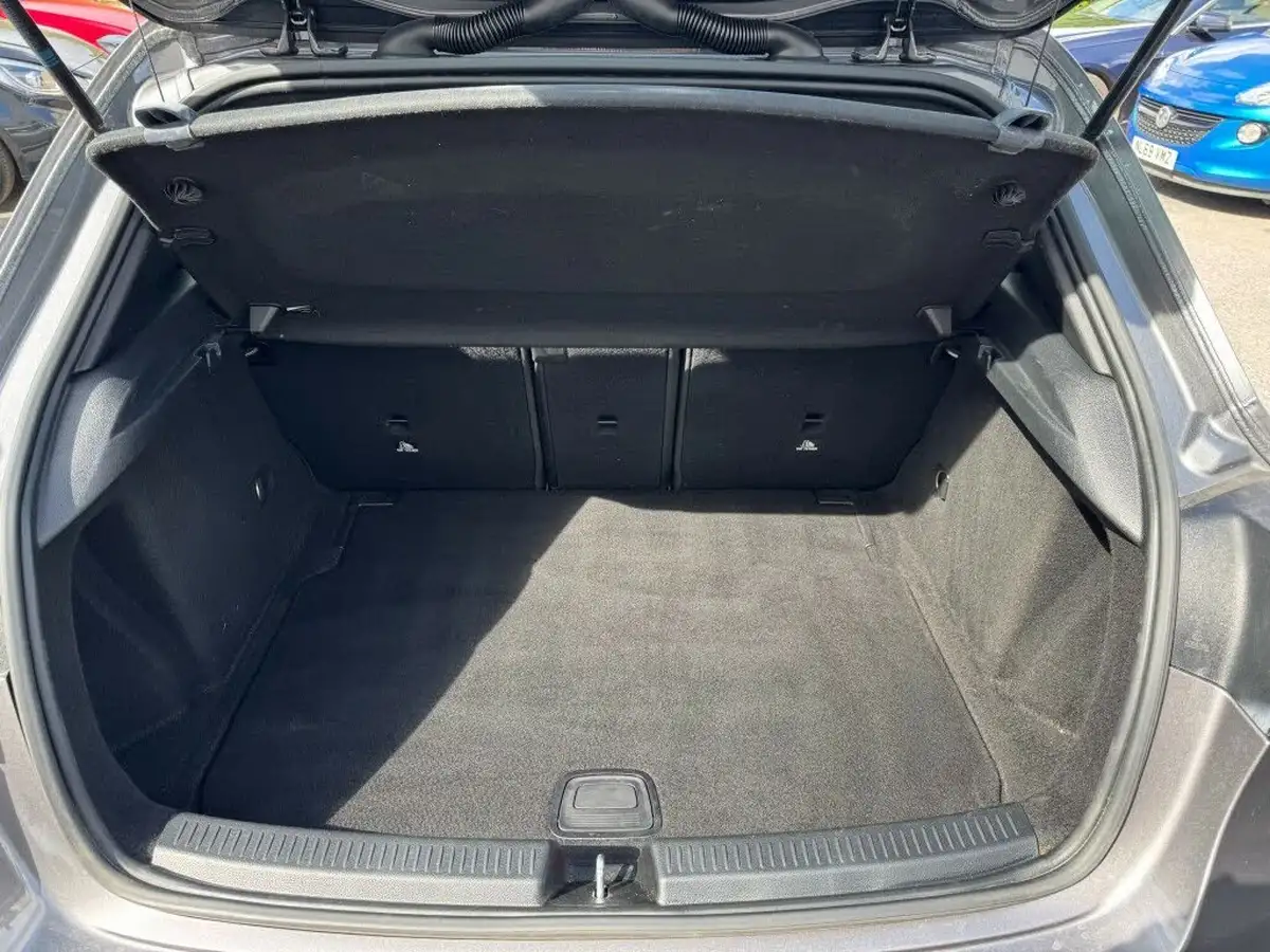 2019-mercedes-benz-a-class-13-a180-amg-line-hatchback-5d-big-19