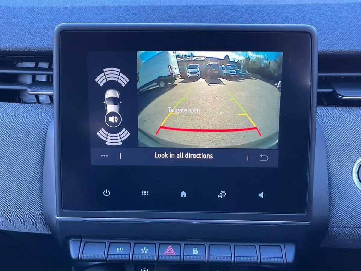 2024-renault-clio-16-techno-big-19