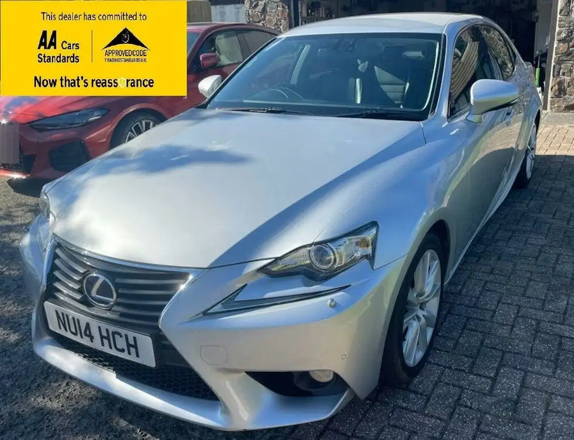 2014-lexus-is-300h-25-luxury-big-1