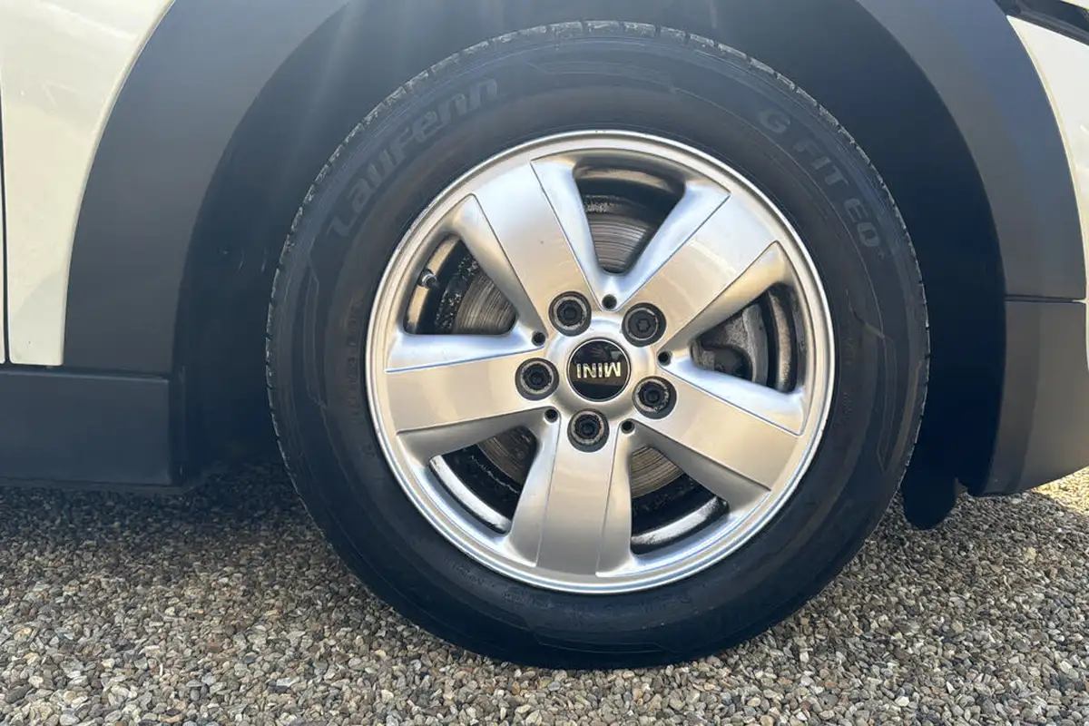 2019-mini-cooper-15-cooper-classic-hatchback-5d-big-23