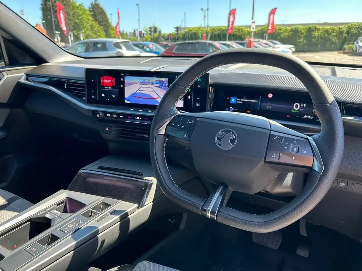 2024-vauxhall-grandland-e-gs-big-20