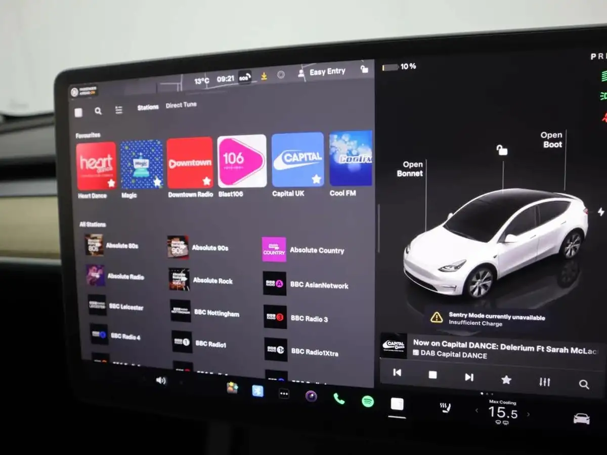 2022-tesla-model-y-e-rwd-big-32