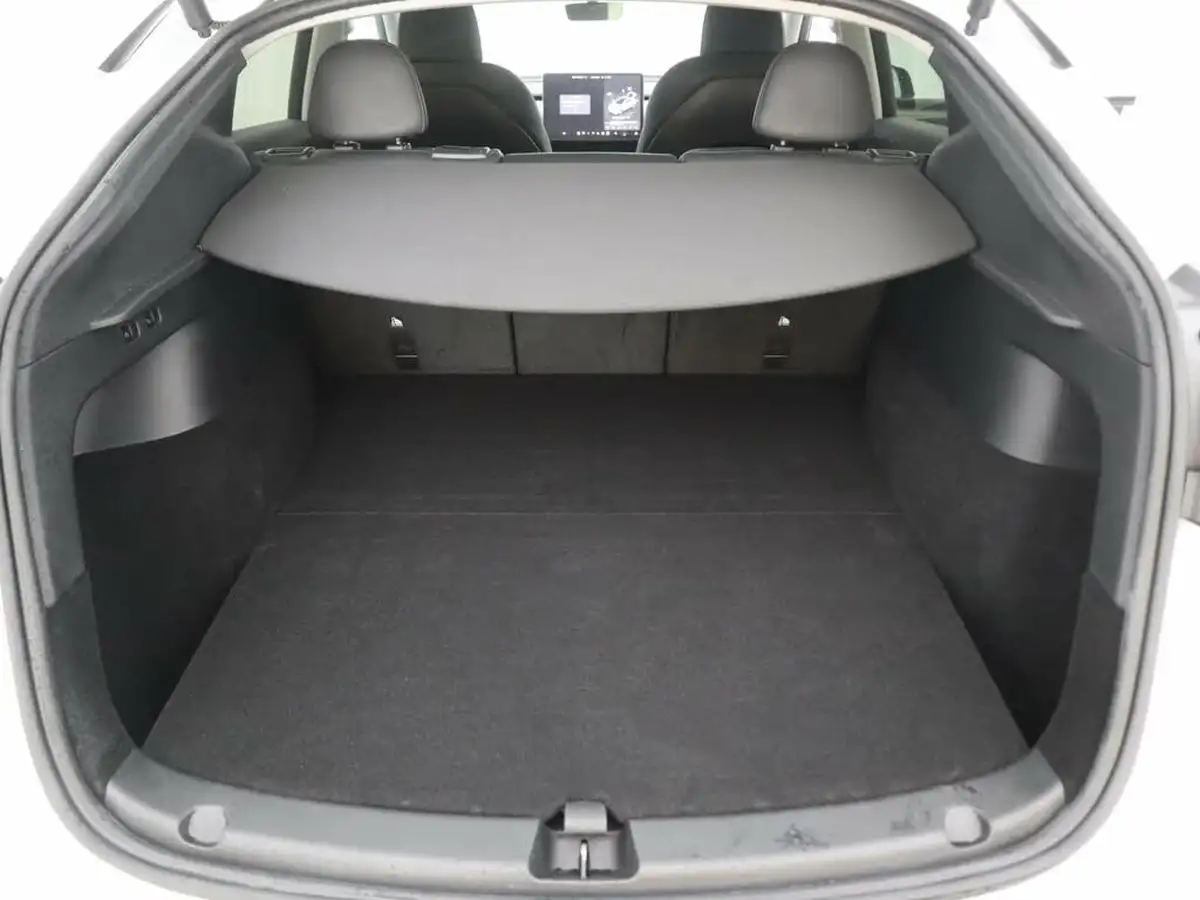 2022-tesla-model-y-e-rwd-big-8