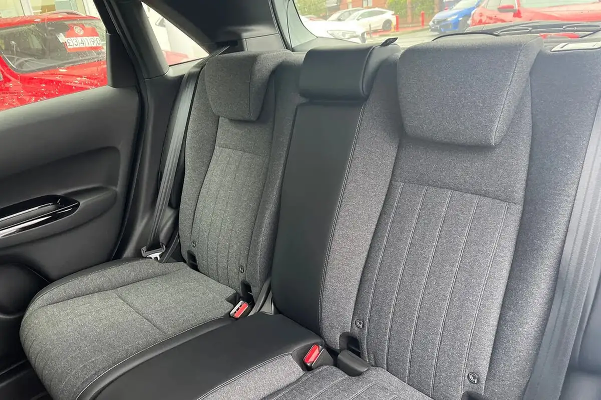 2022-honda-jazz-15-i-mmd-sr-109ps-big-13