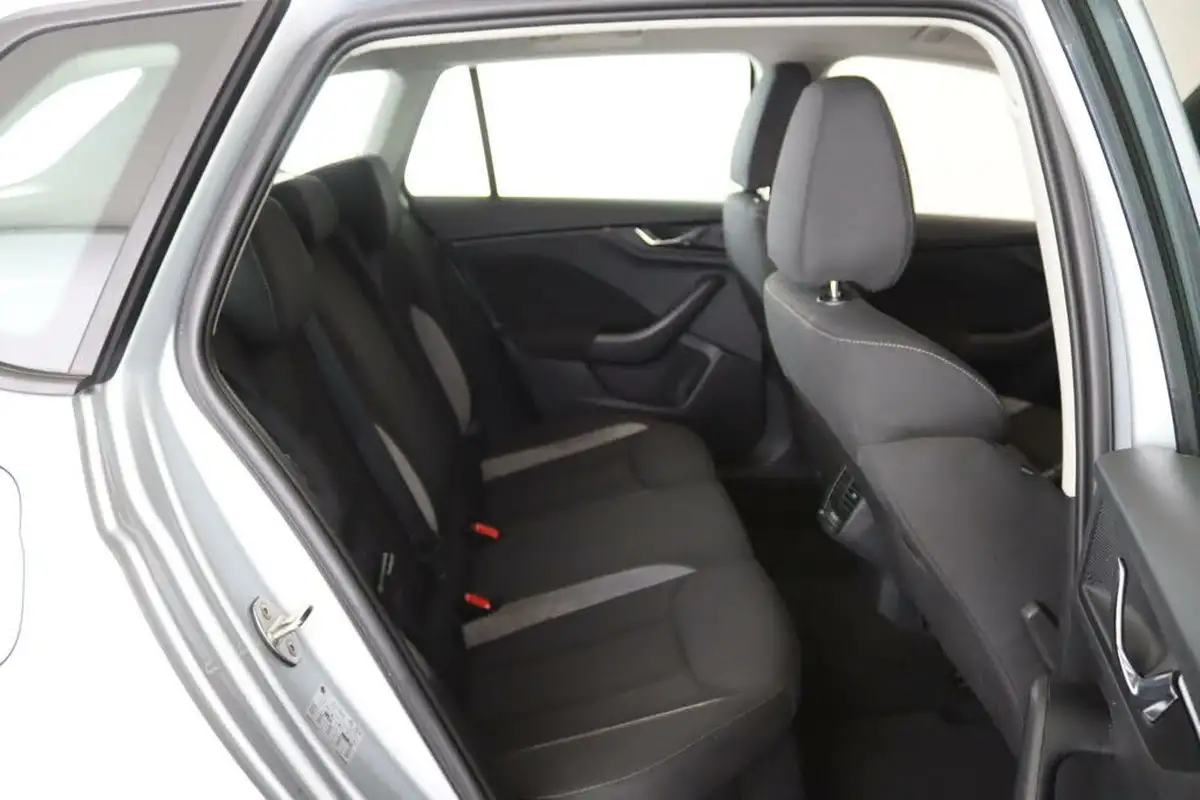2024-skoda-kamiq-10-tsi-se-95ps-big-11