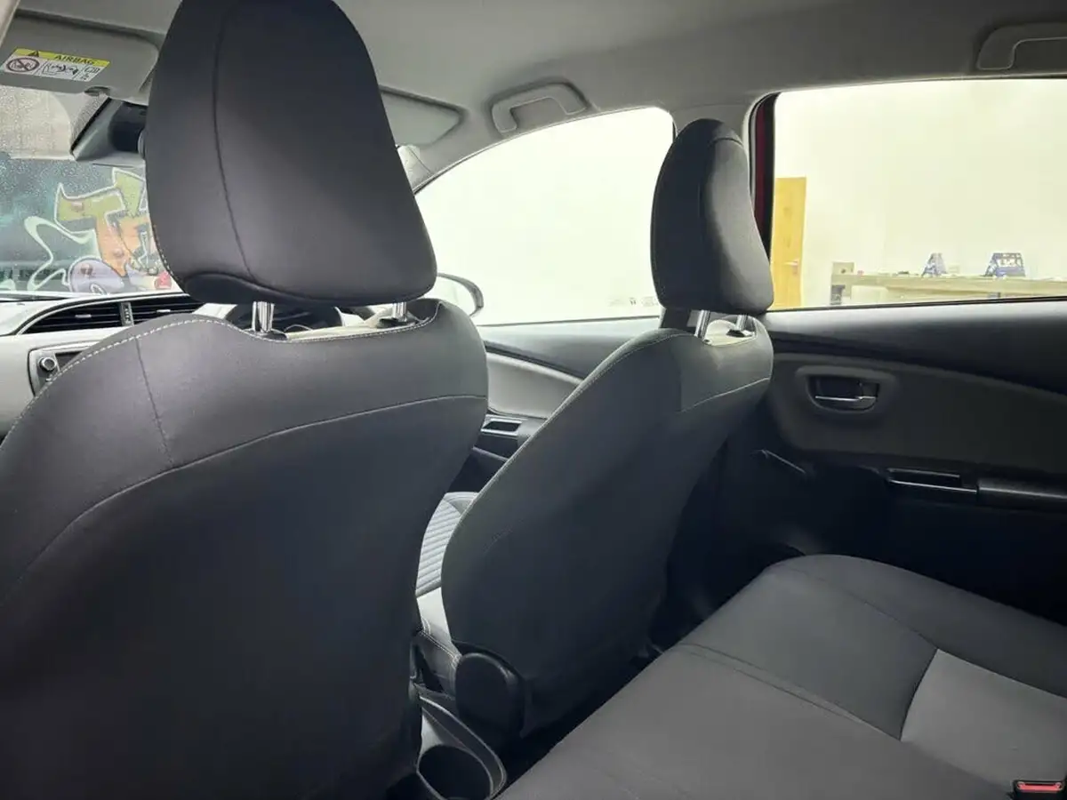 2019-toyota-yaris-15-vvt-i-icon-hybrid-big-25