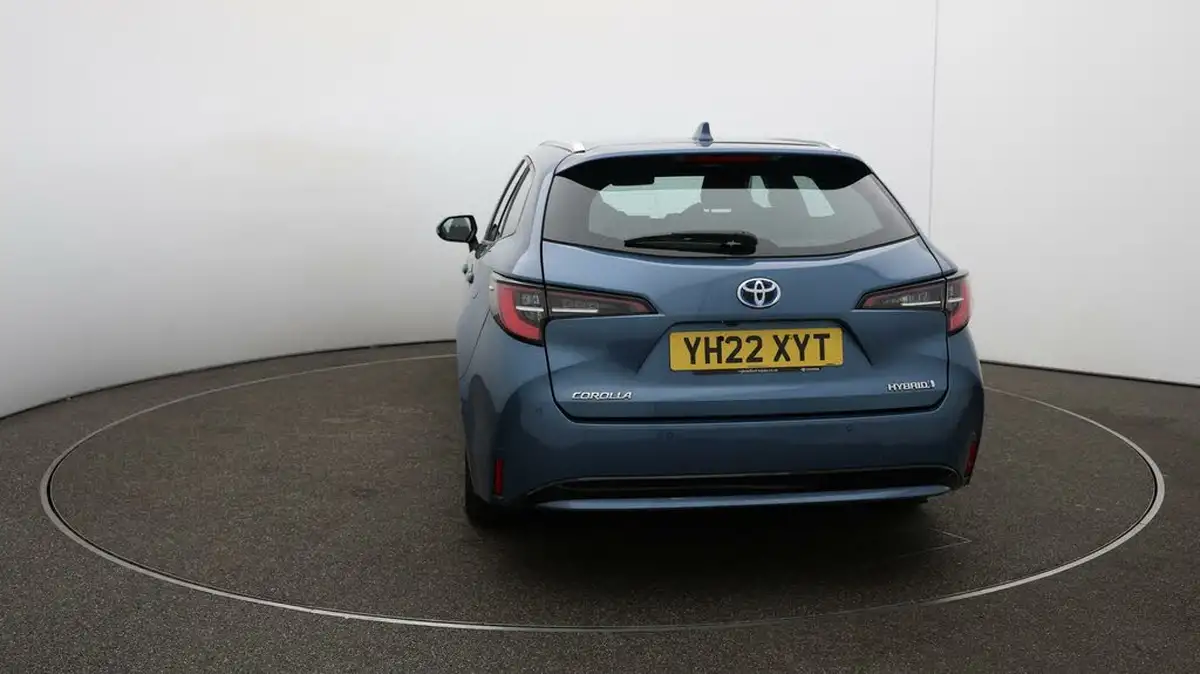 2022-toyota-corolla-18-vvt-i-icon-tech-spare-wheel-touring-sports-5d-big-57