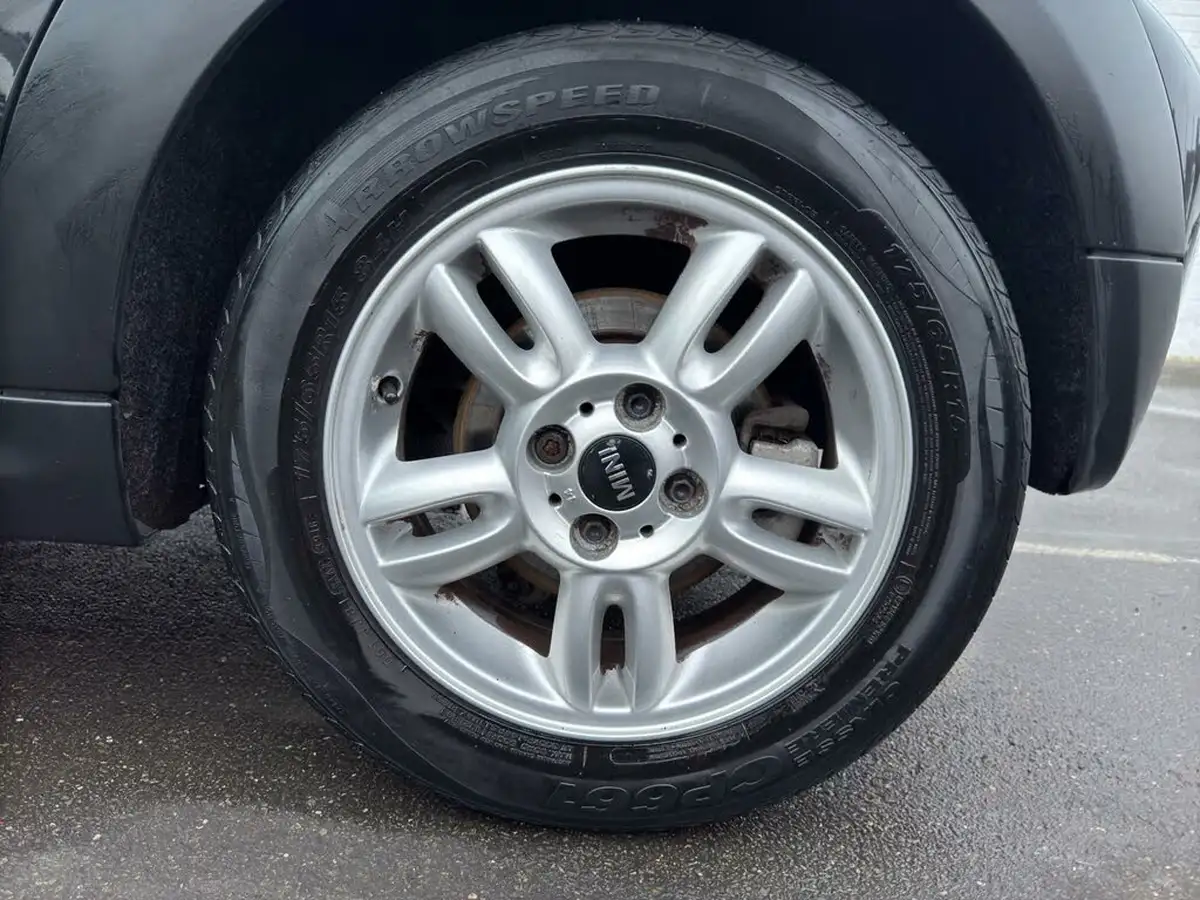 2011-mini-cooper-16-one-98bhp-hatchback-3d-big-25
