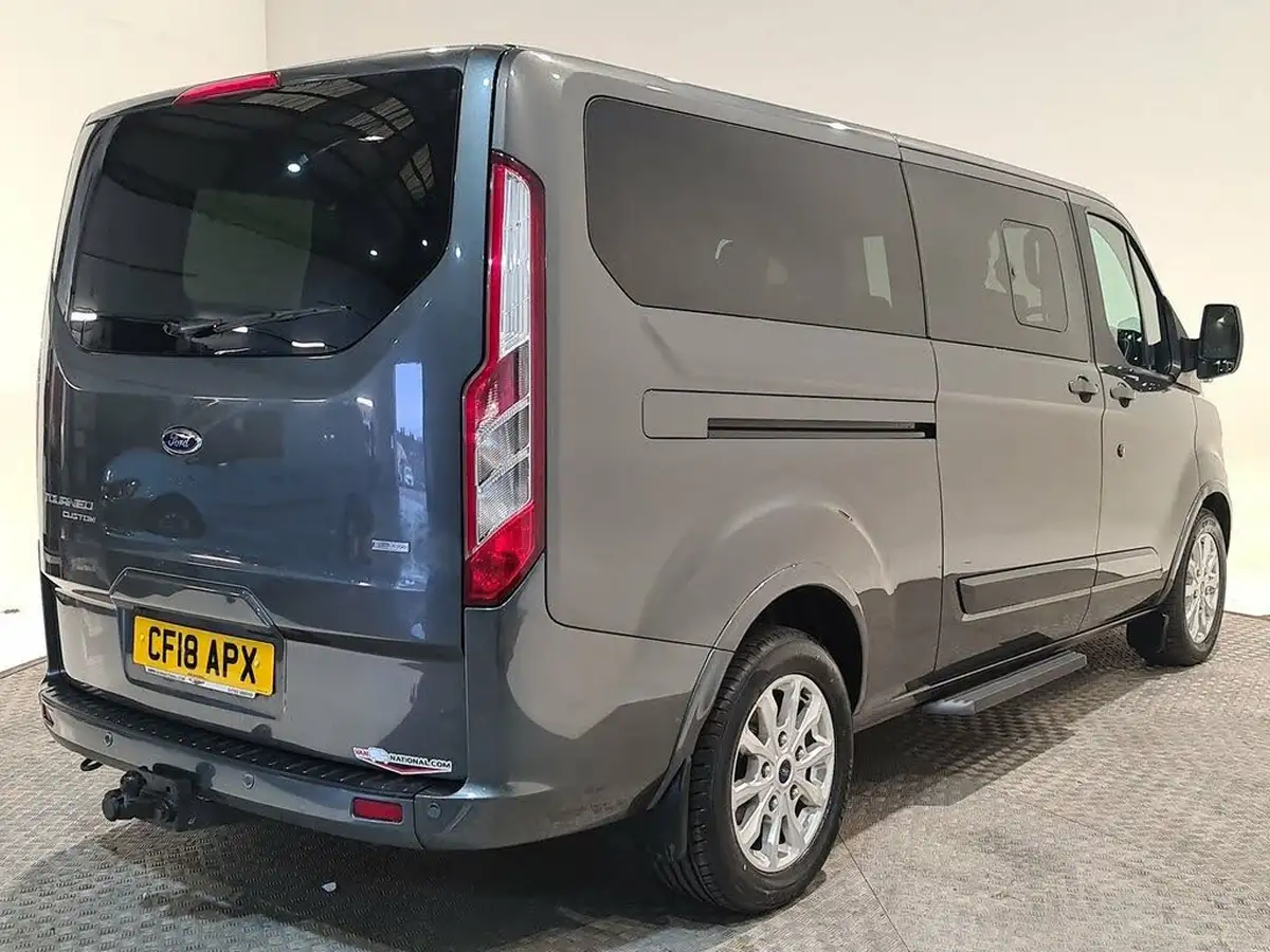 2018-ford-tourneo-custom-20tdci-310-l2-titanium-130ps-big-21
