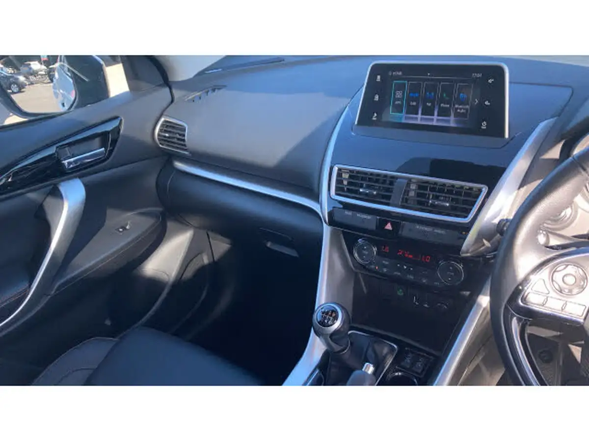 2020-mitsubishi-eclipse-cross-15-black-big-13